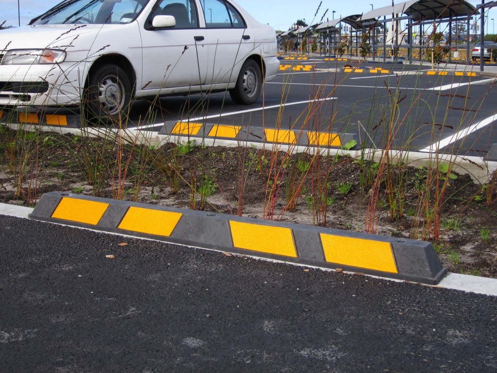 Recycled Rubber Wheel Stops – Bollards Qld Brisbane Australia